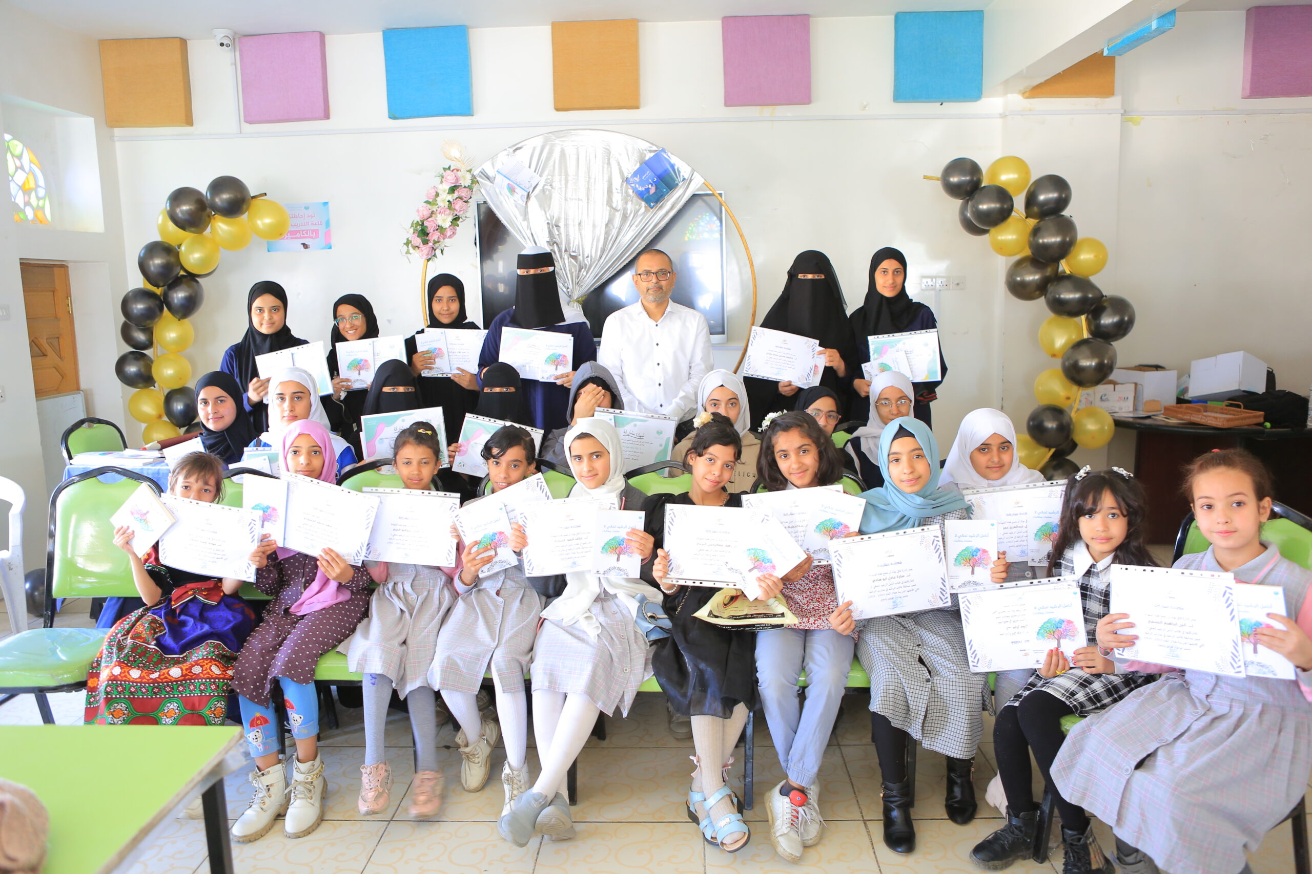 تدشين كتاب (أنامل الرشيد تحكي2)